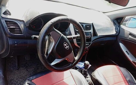 Hyundai Solaris II рестайлинг, 2014 год, 600 000 рублей, 1 фотография