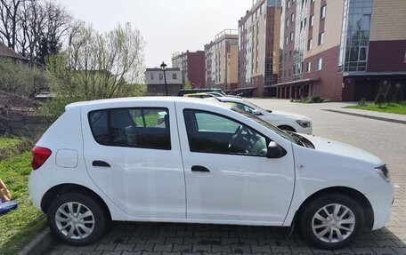 Renault Sandero II рестайлинг, 2021 год, 897 000 рублей, 2 фотография
