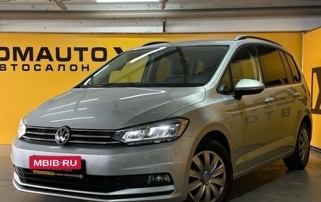 Volkswagen Touran III, 2019 год, 2 189 000 рублей, 2 фотография
