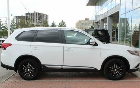 Mitsubishi Outlander III рестайлинг 3, 2016 год, 1 450 000 рублей, 5 фотография