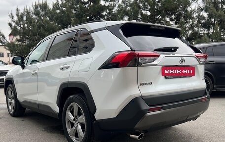 Toyota RAV4, 2021 год, 3 300 000 рублей, 3 фотография