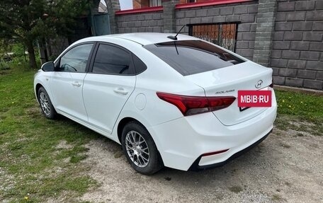 Hyundai Solaris II рестайлинг, 2018 год, 1 750 000 рублей, 2 фотография