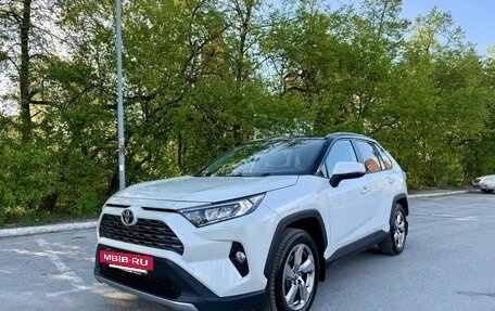 Toyota RAV4, 2019 год, 3 159 000 рублей, 3 фотография