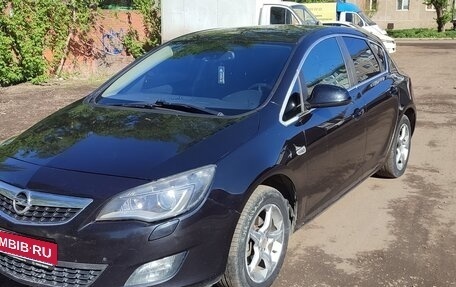 Opel Astra J, 2011 год, 800 000 рублей, 2 фотография