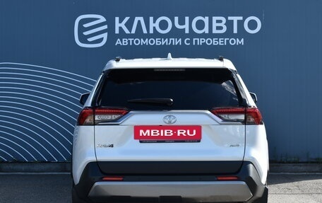 Toyota RAV4, 2021 год, 3 350 000 рублей, 4 фотография
