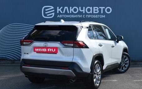 Toyota RAV4, 2021 год, 3 350 000 рублей, 2 фотография