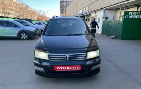 Mitsubishi Space Wagon III, 2001 год, 400 000 рублей, 2 фотография
