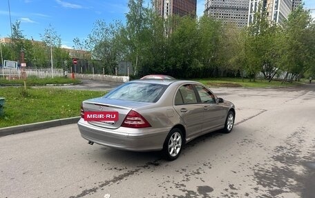 Mercedes-Benz C-Класс, 2005 год, 690 000 рублей, 3 фотография