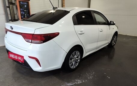 KIA Rio IV, 2018 год, 845 000 рублей, 2 фотография