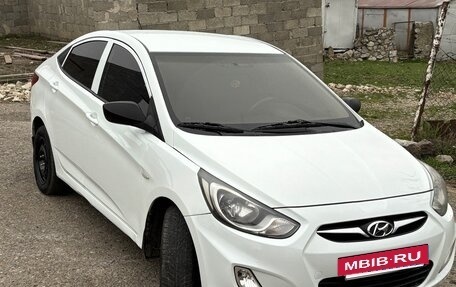 Hyundai Solaris II рестайлинг, 2011 год, 600 000 рублей, 2 фотография