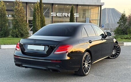 Mercedes-Benz E-Класс, 2016 год, 3 350 000 рублей, 5 фотография