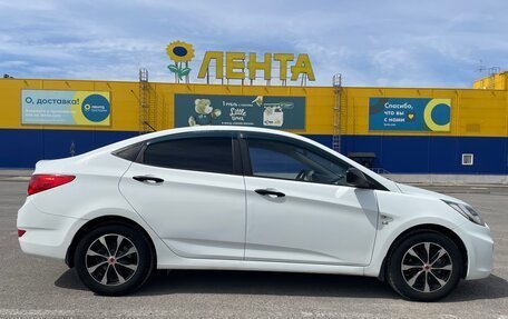 Hyundai Solaris II рестайлинг, 2013 год, 1 050 000 рублей, 3 фотография