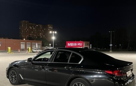 BMW 5 серия, 2021 год, 3 790 000 рублей, 2 фотография