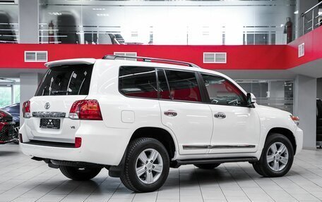 Toyota Land Cruiser 200, 2012 год, 3 299 000 рублей, 2 фотография
