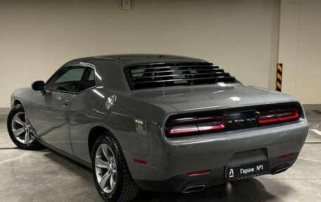 Dodge Challenger III рестайлинг 2, 2017 год, 2 575 000 рублей, 3 фотография