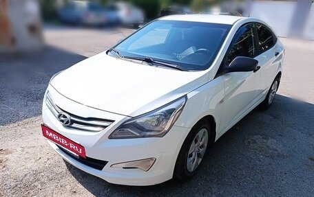 Hyundai Solaris II рестайлинг, 2015 год, 1 350 000 рублей, 3 фотография