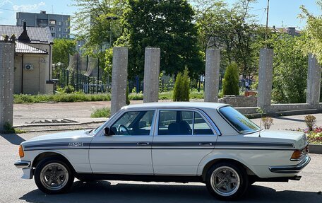 Mercedes-Benz W123, 1985 год, 1 650 000 рублей, 3 фотография