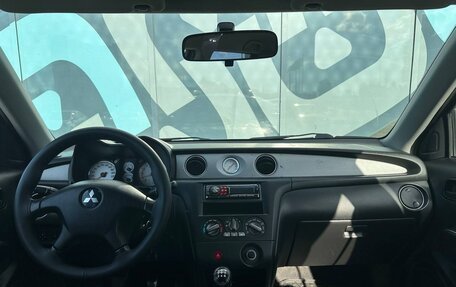 Mitsubishi Outlander III рестайлинг 3, 2006 год, 690 000 рублей, 2 фотография