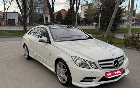 Mercedes-Benz E-Класс, 2012 год, 1 750 000 рублей, 2 фотография