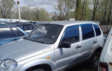 Chevrolet Niva I рестайлинг, 2010 год, 265 950 рублей, 2 фотография