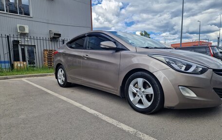 Hyundai Elantra V, 2011 год, 920 000 рублей, 2 фотография