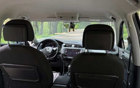 Volkswagen Tiguan II, 2017 год, 2 100 000 рублей, 3 фотография