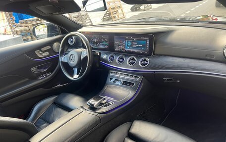 Mercedes-Benz E-Класс, 2017 год, 2 850 000 рублей, 4 фотография