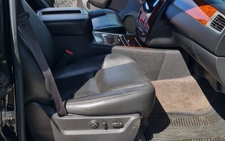 Chevrolet Tahoe III, 2012 год, 1 800 000 рублей, 7 фотография