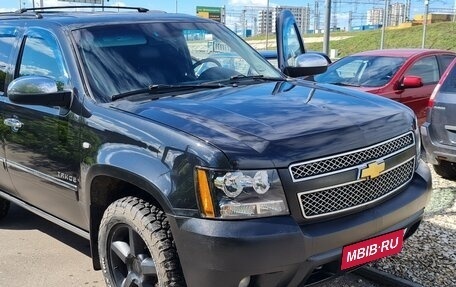 Chevrolet Tahoe III, 2012 год, 1 800 000 рублей, 2 фотография
