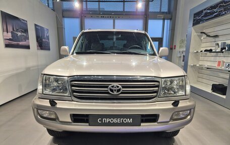Toyota Land Cruiser 100 рестайлинг 2, 2005 год, 2 100 000 рублей, 2 фотография