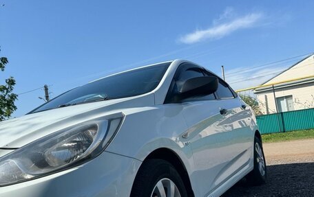Hyundai Solaris II рестайлинг, 2013 год, 789 000 рублей, 2 фотография
