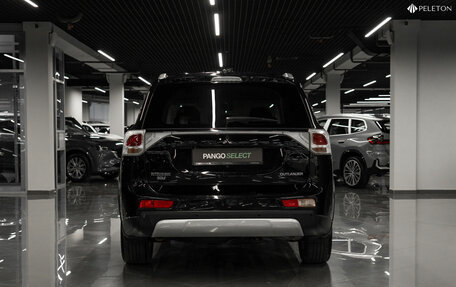Mitsubishi Outlander III рестайлинг 3, 2014 год, 1 415 000 рублей, 6 фотография
