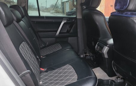 Toyota Land Cruiser 200, 2011 год, 2 900 000 рублей, 4 фотография
