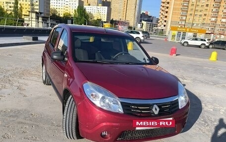 Renault Sandero I, 2011 год, 585 000 рублей, 2 фотография