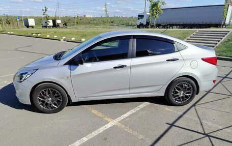 Hyundai Solaris II рестайлинг, 2014 год, 1 100 000 рублей, 4 фотография