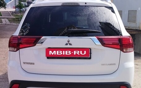 Mitsubishi Outlander III рестайлинг 3, 2019 год, 3 070 000 рублей, 4 фотография