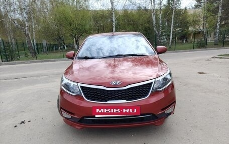 KIA Rio III рестайлинг, 2015 год, 860 000 рублей, 2 фотография