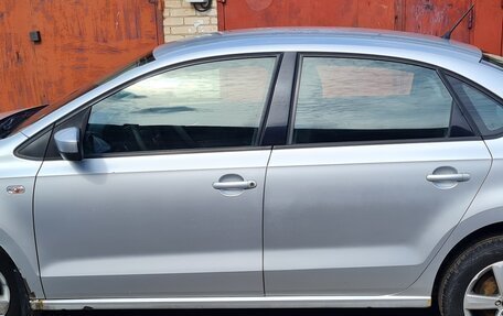 Volkswagen Polo VI (EU Market), 2010 год, 660 000 рублей, 3 фотография