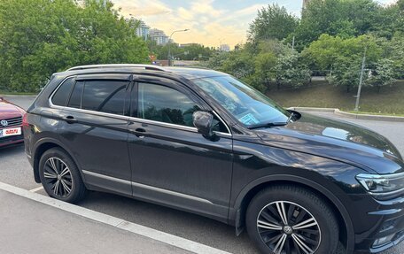 Volkswagen Tiguan II, 2018 год, 2 700 000 рублей, 2 фотография