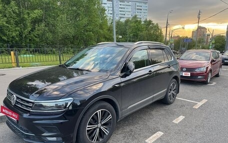 Volkswagen Tiguan II, 2018 год, 2 700 000 рублей, 3 фотография