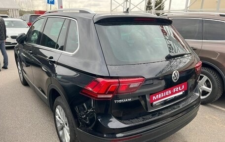 Volkswagen Tiguan II, 2017 год, 1 990 000 рублей, 2 фотография