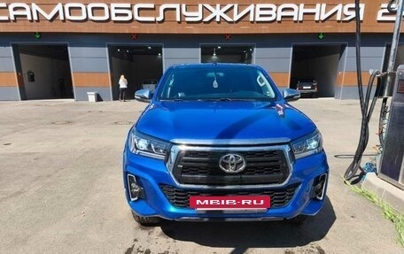 Toyota Hilux VIII, 2017 год, 3 650 000 рублей, 2 фотография