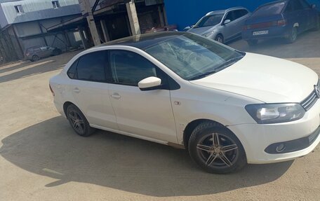 Volkswagen Polo VI (EU Market), 2011 год, 400 000 рублей, 2 фотография