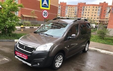 Peugeot Partner II рестайлинг 2, 2015 год, 949 000 рублей, 2 фотография