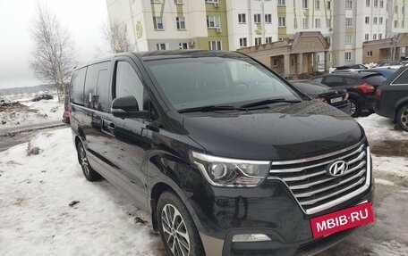 Hyundai Grand Starex Grand Starex I рестайлинг 2, 2019 год, 4 190 000 рублей, 3 фотография