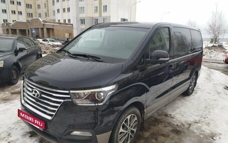 Hyundai Grand Starex Grand Starex I рестайлинг 2, 2019 год, 4 190 000 рублей, 4 фотография