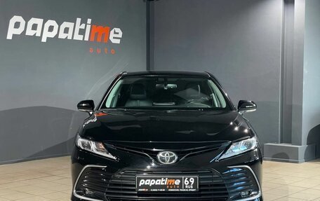 Toyota Camry, 2021 год, 3 250 000 рублей, 2 фотография