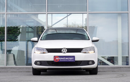 Volkswagen Jetta VI, 2014 год, 1 140 000 рублей, 2 фотография