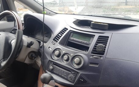 Mitsubishi Grandis, 2004 год, 850 000 рублей, 4 фотография