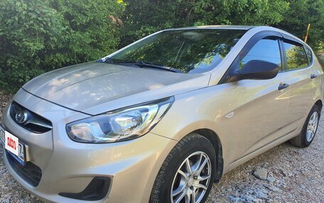 Hyundai Solaris II рестайлинг, 2012 год, 870 000 рублей, 7 фотография